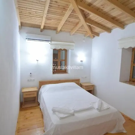 Villa 2 Yatak Odali Havuzu Korunakli Kinali (Aegean)