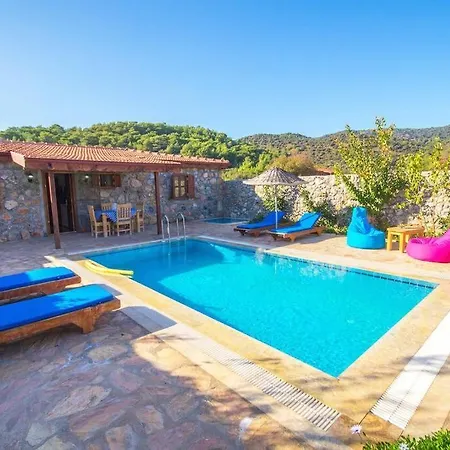 Villa 2 Yatak Odali Havuzu Korunakli *