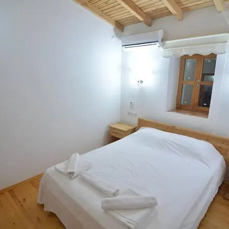 Villa 2 Yatak Odali Havuzu Korunakli Kinali (Aegean)