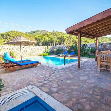 Villa 2 Yatak Odali Havuzu Korunakli *