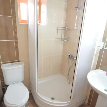 Villa 2 Yatak Odali Havuzu Korunakli