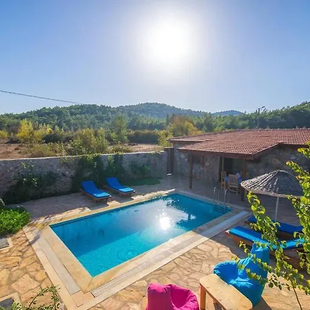 Villa 2 Yatak Odali Havuzu Korunakli